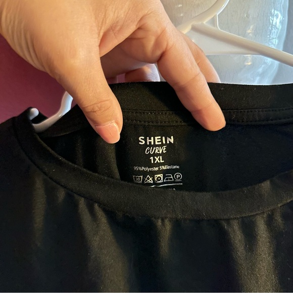 T shirt - Picture 2 of 3